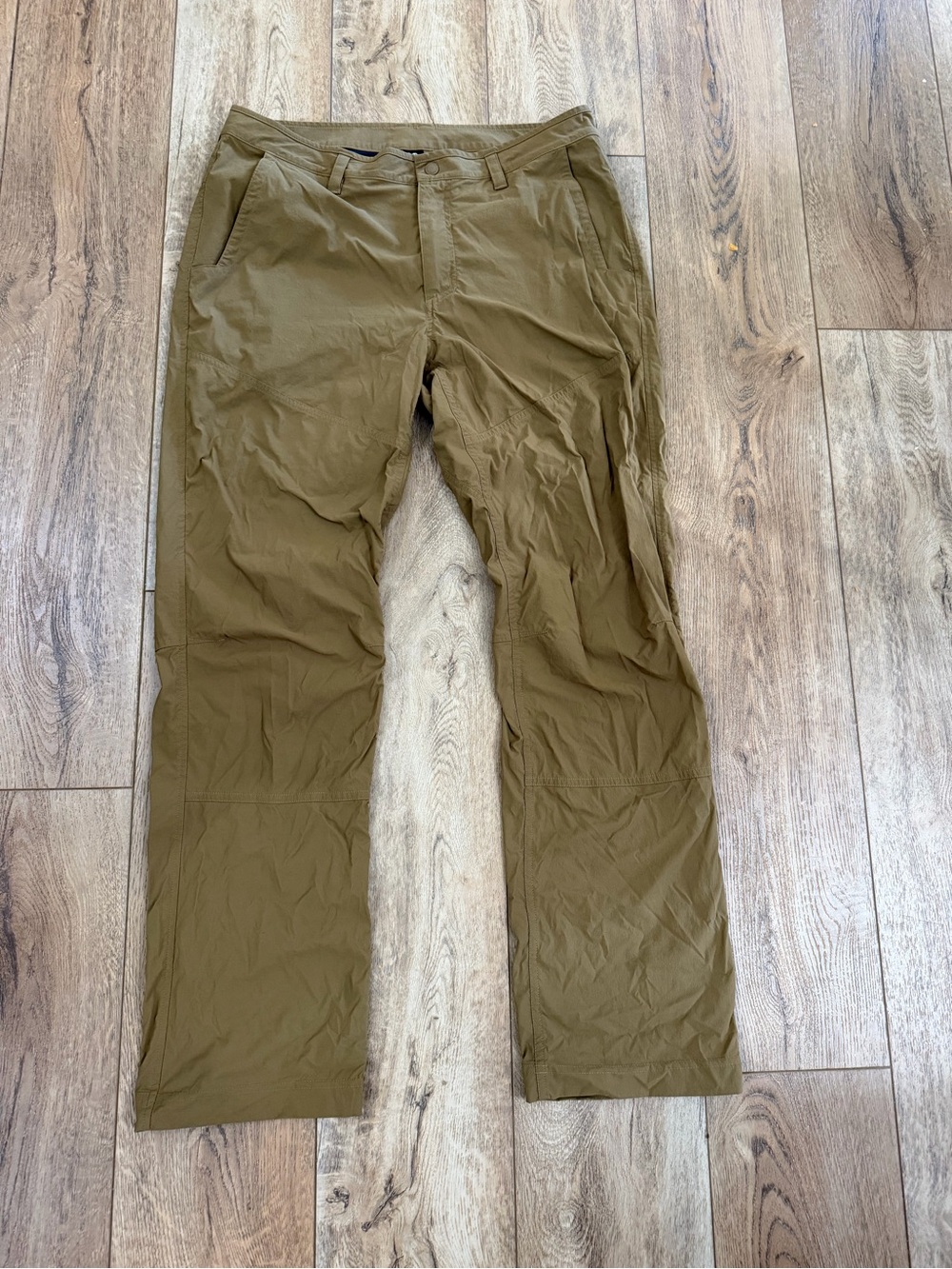 Mountain Hardwear lightweight pants - 33w